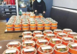 200多份盒饭的温暖传递，追收割机旁的送饭大姐